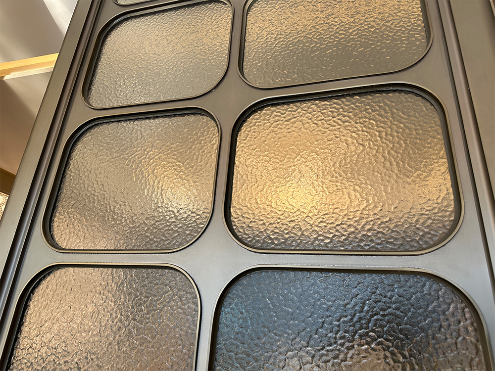 不銹鋼玻璃屏風(fēng)處新款式